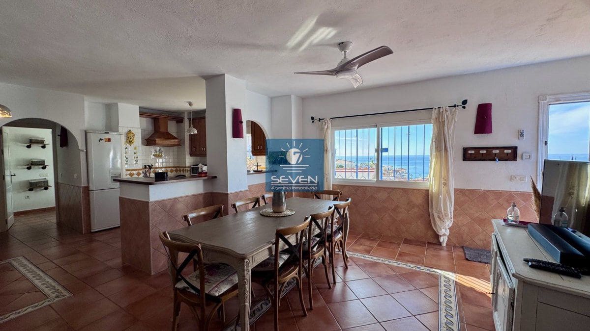 4 soveværelse Byhus til salg i La Herradura med garage - € 699.000 (Ref: 9889998)