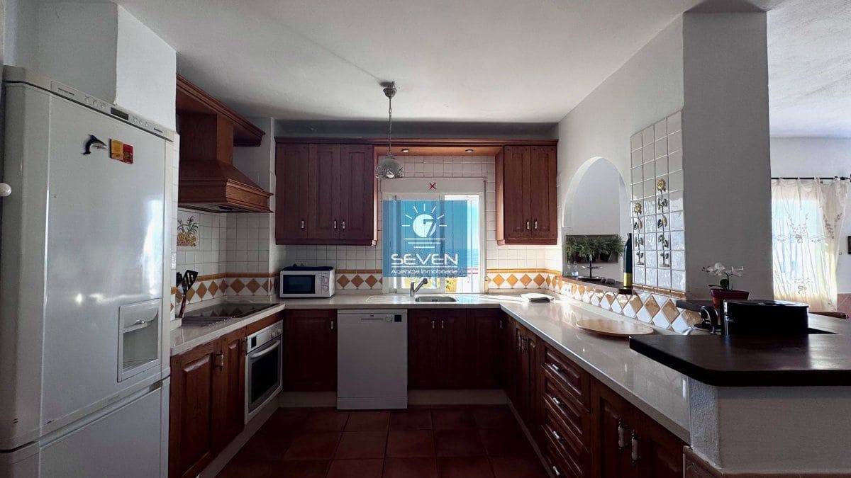 4 soveværelse Byhus til salg i La Herradura med garage - € 699.000 (Ref: 9889998)