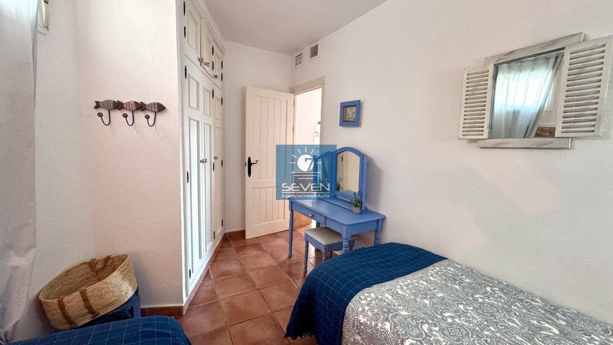 4 soveværelse Byhus til salg i La Herradura med garage - € 699.000 (Ref: 9889998)