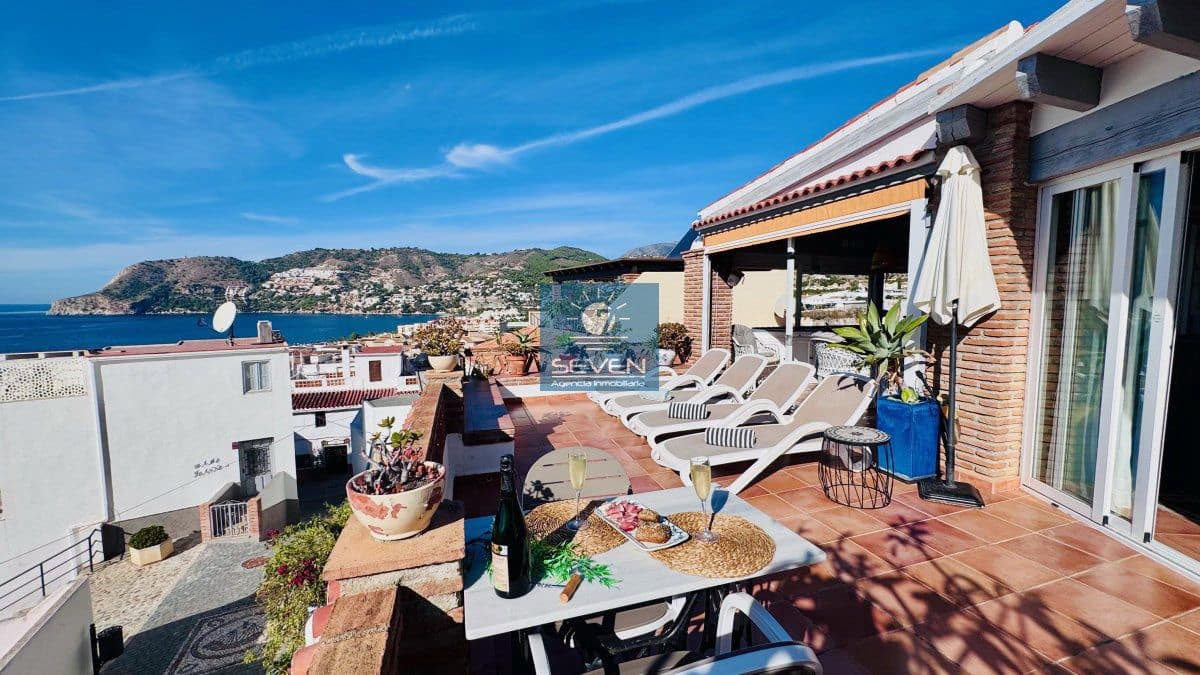 4 soveværelse Byhus til salg i La Herradura med garage - € 699.000 (Ref: 9889998)