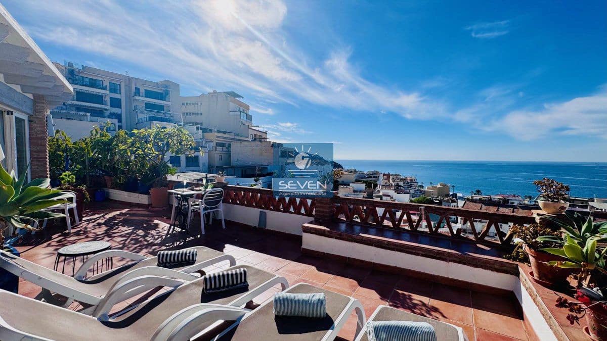 4 soveværelse Byhus til salg i La Herradura med garage - € 699.000 (Ref: 9889998)