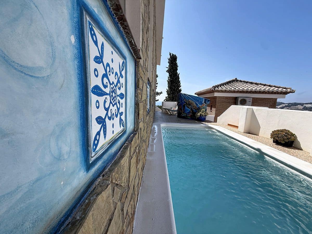 4 bedroom Villa for sale in Cotobro with pool garage - € 749,000 (Ref: 9941964)