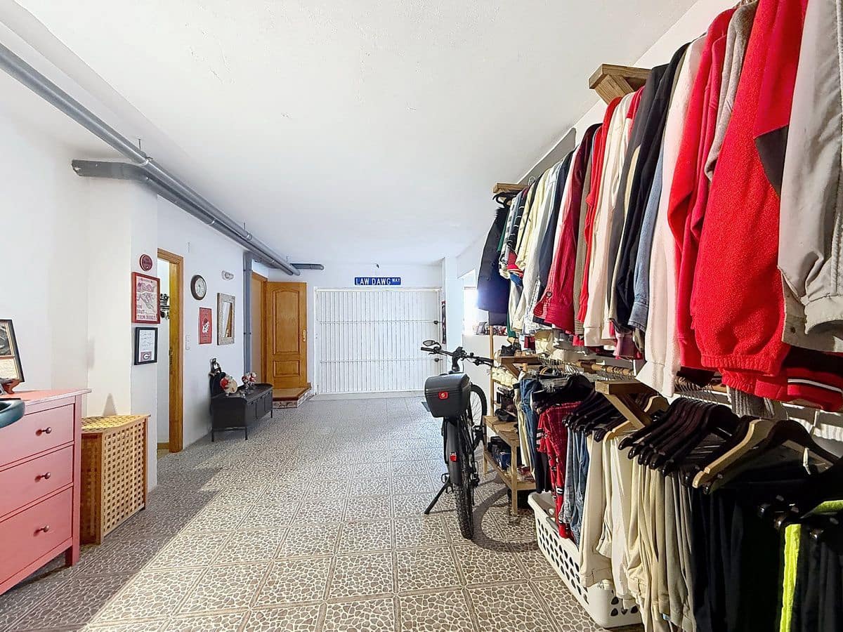 4 bedroom Villa for sale in Cotobro with pool garage - € 749,000 (Ref: 9941964)