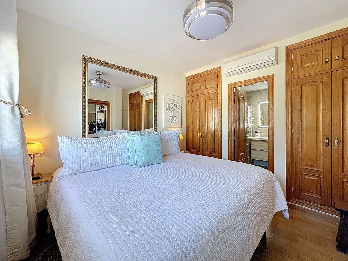 4 bedroom Villa for sale in Cotobro with pool garage - € 749,000 (Ref: 9941964)
