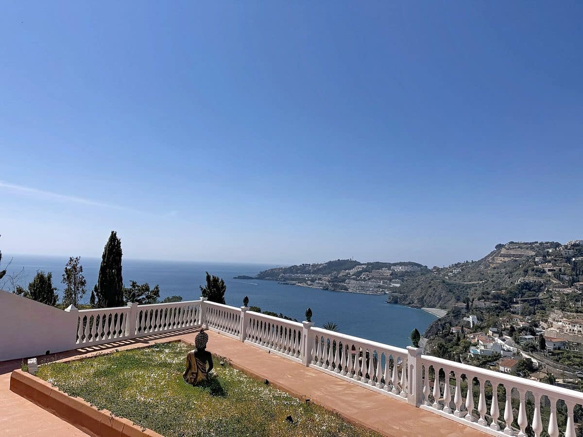 4 bedroom Villa for sale in Cotobro with pool garage - € 749,000 (Ref: 9941964)