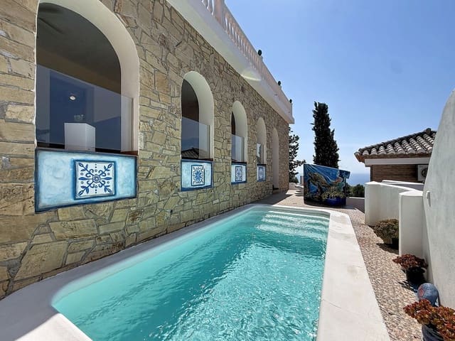 4 sypialnia Willa na sprzedaż w Cotobro, Almuñécar z basenem garażem - 749 000 € (Ref: 9941964)