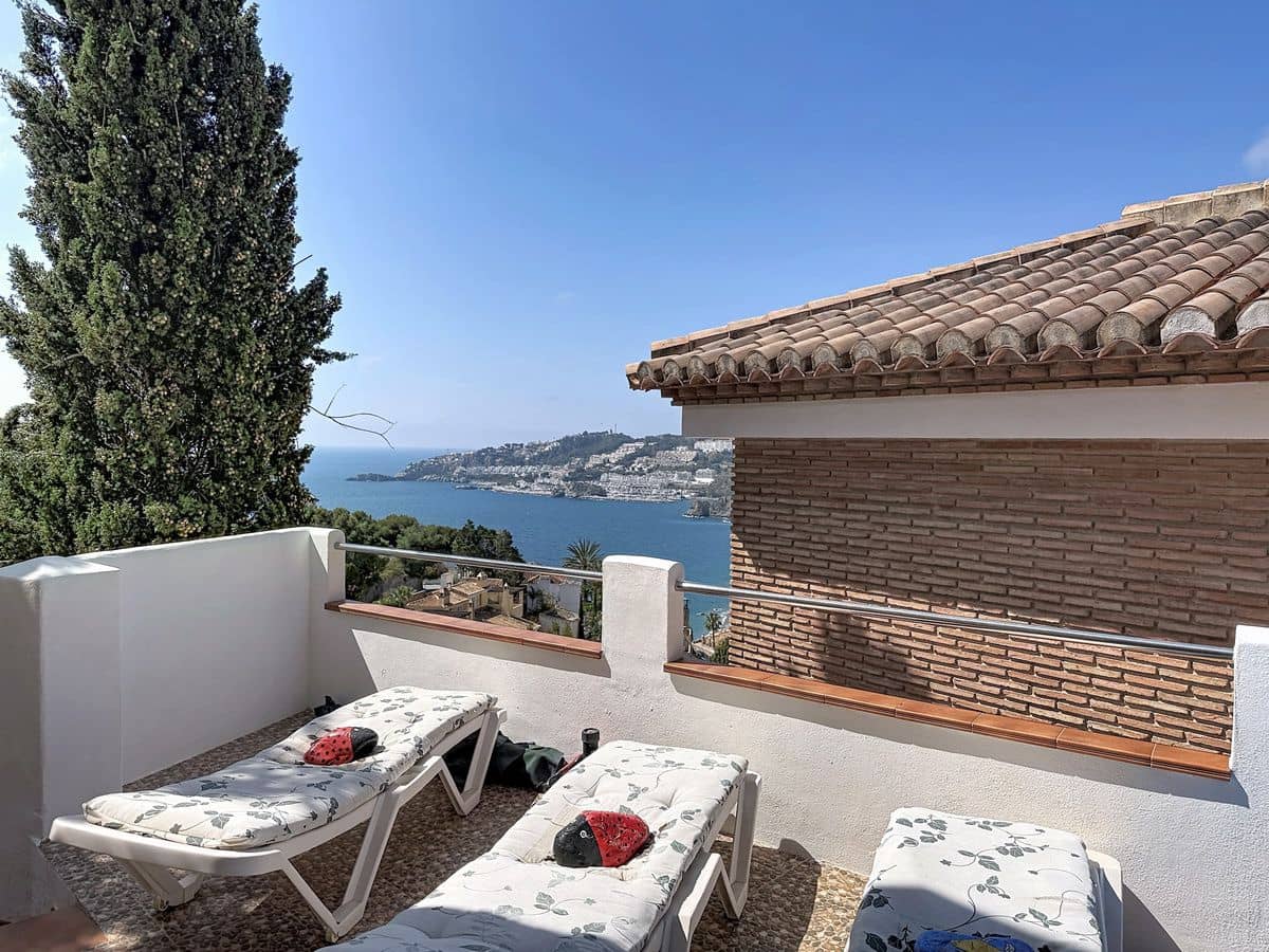4 bedroom Villa for sale in Cotobro with pool garage - € 749,000 (Ref: 9941964)