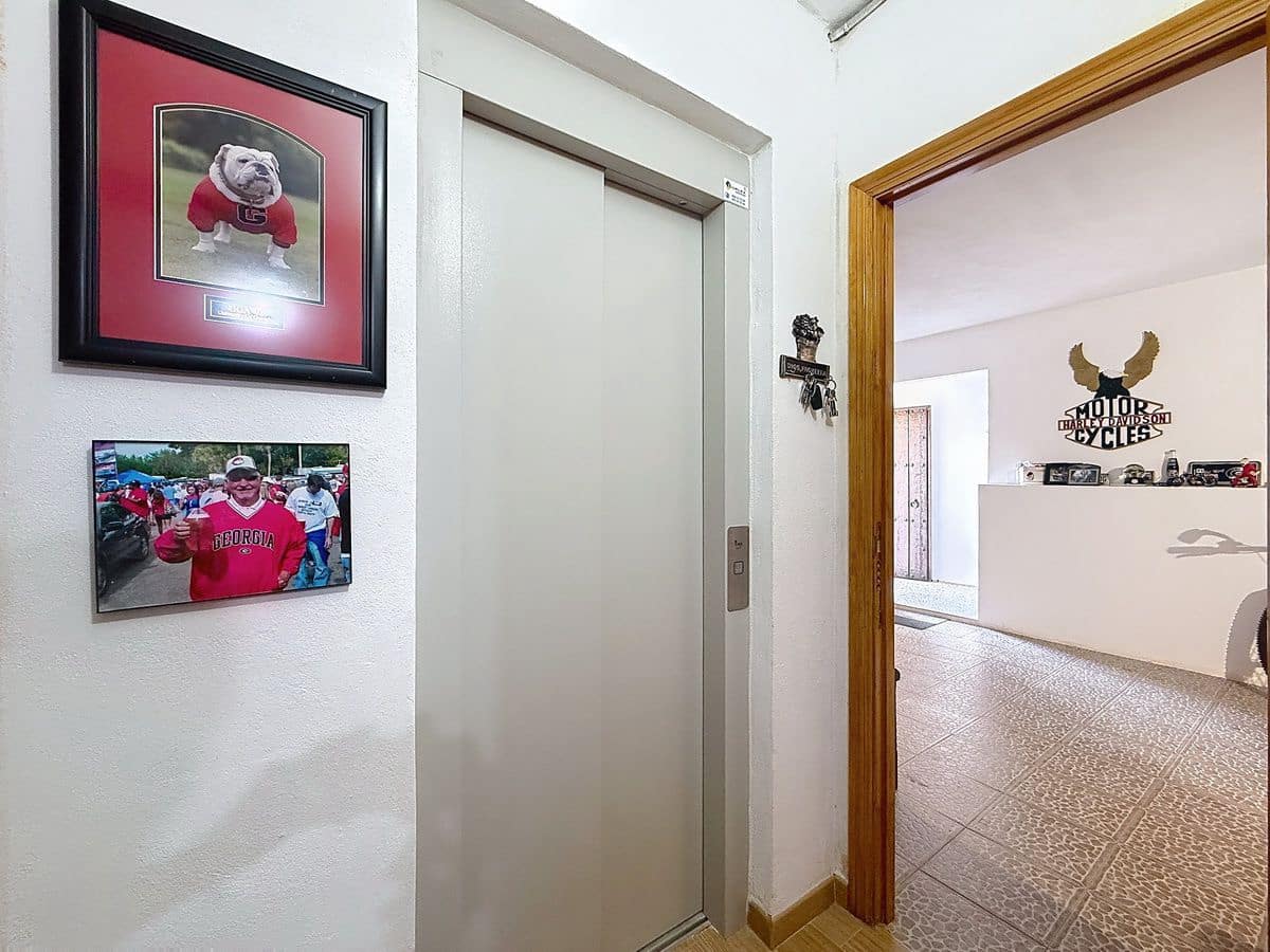 4 bedroom Villa for sale in Cotobro with pool garage - € 749,000 (Ref: 9941964)