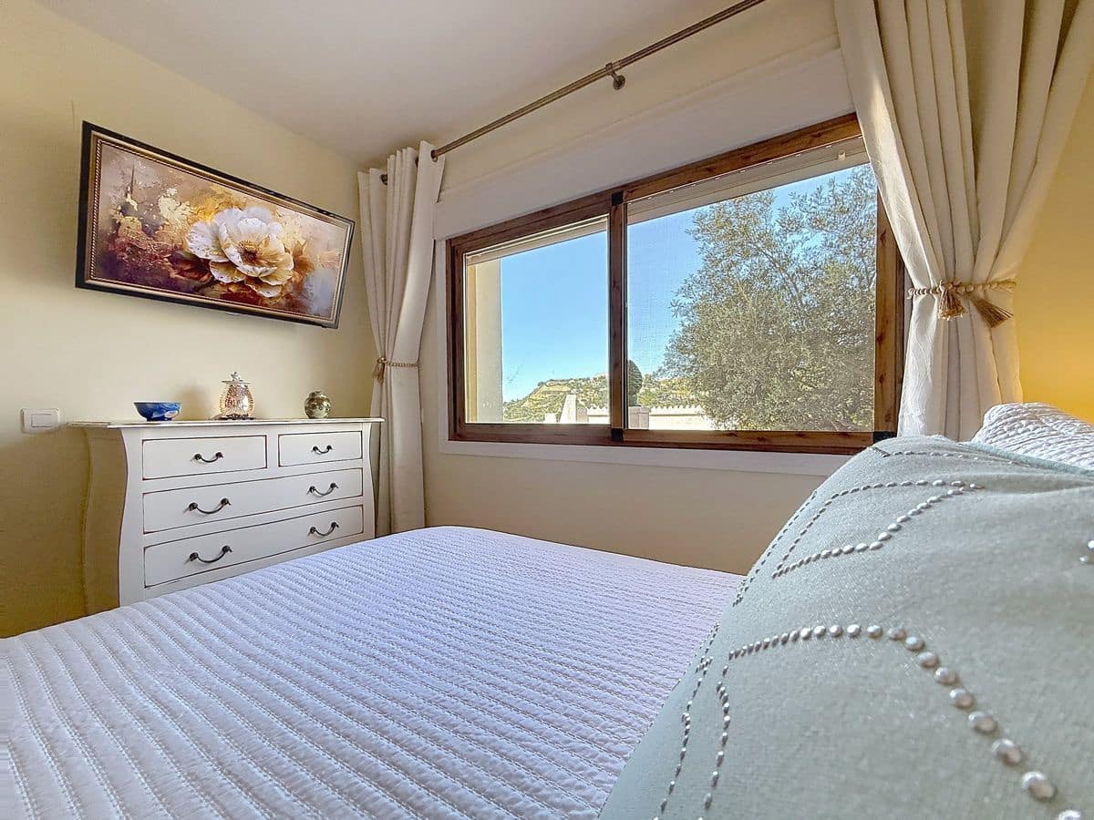 4 bedroom Villa for sale in Cotobro with pool garage - € 749,000 (Ref: 9941964)