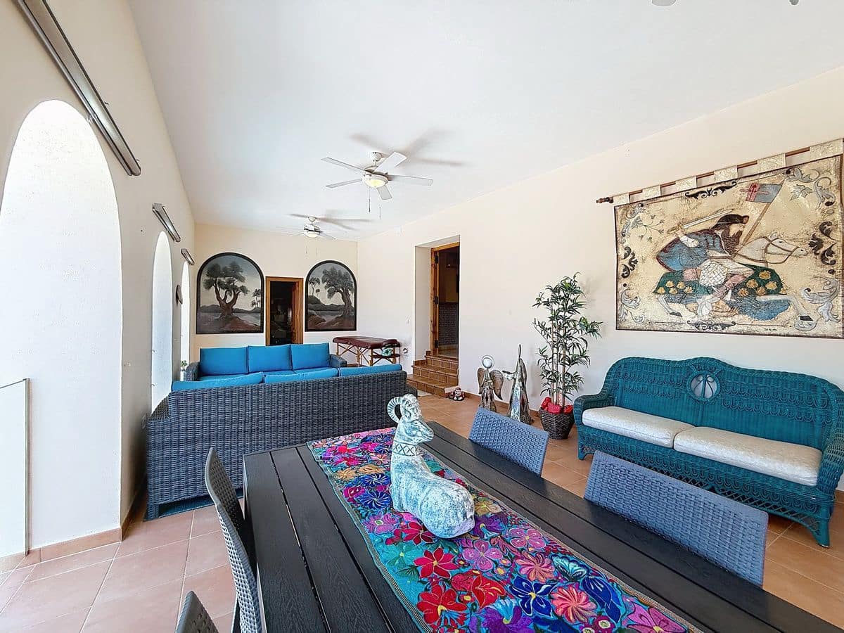 4 bedroom Villa for sale in Cotobro with pool garage - € 749,000 (Ref: 9941964)