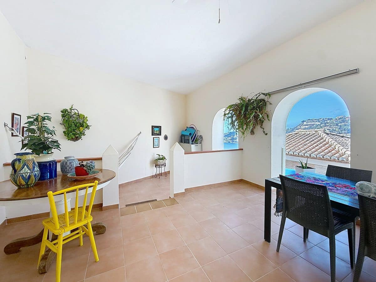 4 bedroom Villa for sale in Cotobro with pool garage - € 749,000 (Ref: 9941964)