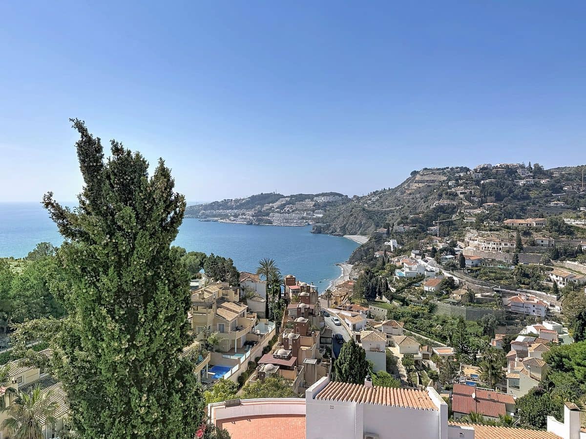 4 bedroom Villa for sale in Cotobro with pool garage - € 749,000 (Ref: 9941964)