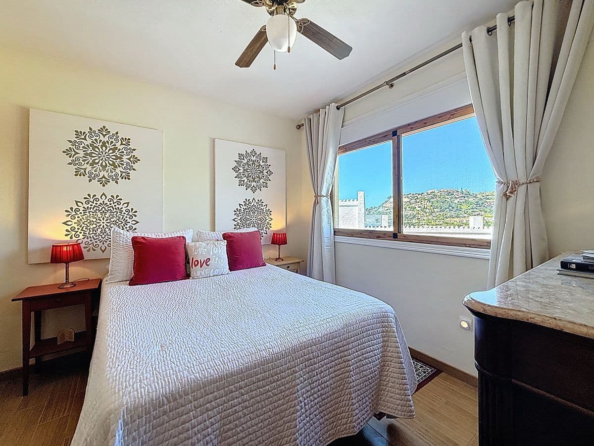 4 bedroom Villa for sale in Cotobro with pool garage - € 749,000 (Ref: 9941964)
