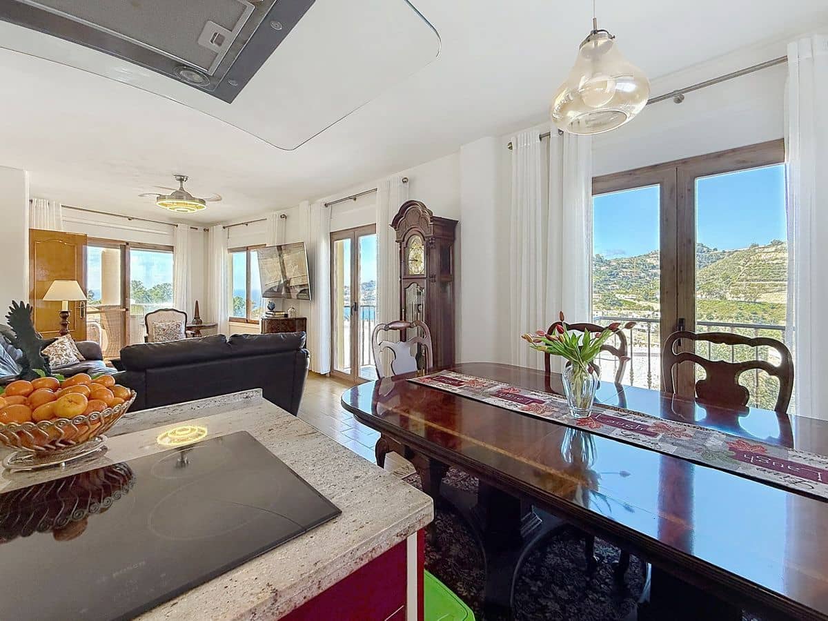 4 bedroom Villa for sale in Cotobro with pool garage - € 749,000 (Ref: 9941964)