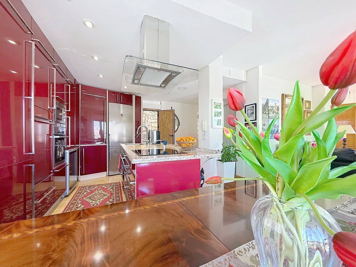 4 bedroom Villa for sale in Cotobro with pool garage - € 749,000 (Ref: 9941964)