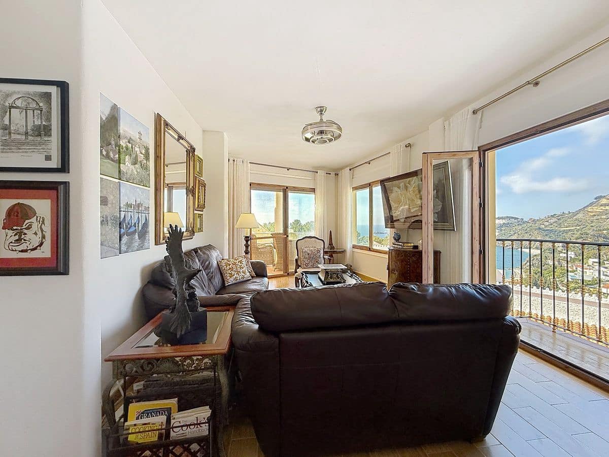 4 bedroom Villa for sale in Cotobro with pool garage - € 749,000 (Ref: 9941964)