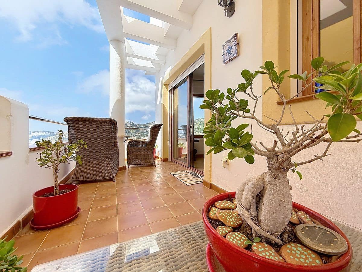 4 bedroom Villa for sale in Cotobro with pool garage - € 749,000 (Ref: 9941964)