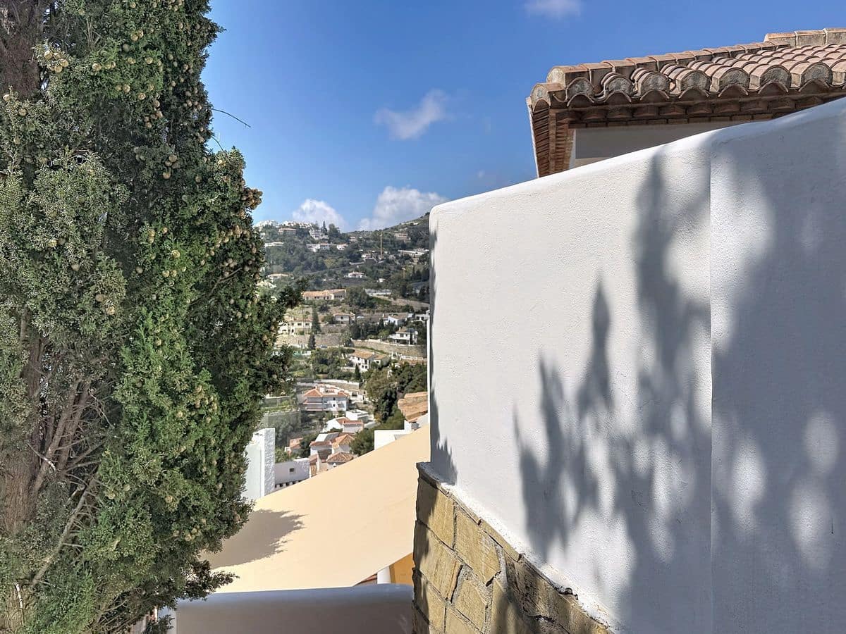 4 bedroom Villa for sale in Cotobro with pool garage - € 749,000 (Ref: 9941964)