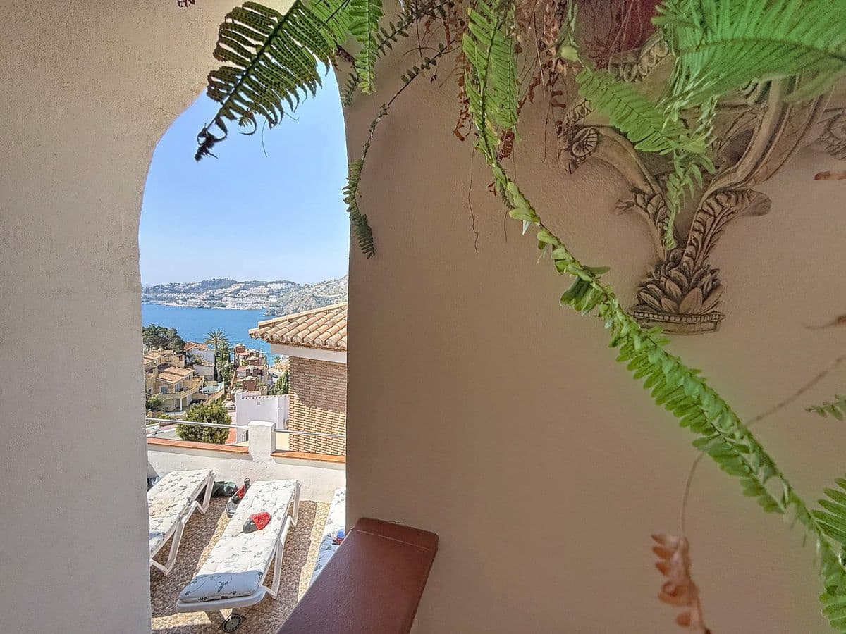 4 bedroom Villa for sale in Cotobro with pool garage - € 749,000 (Ref: 9941964)