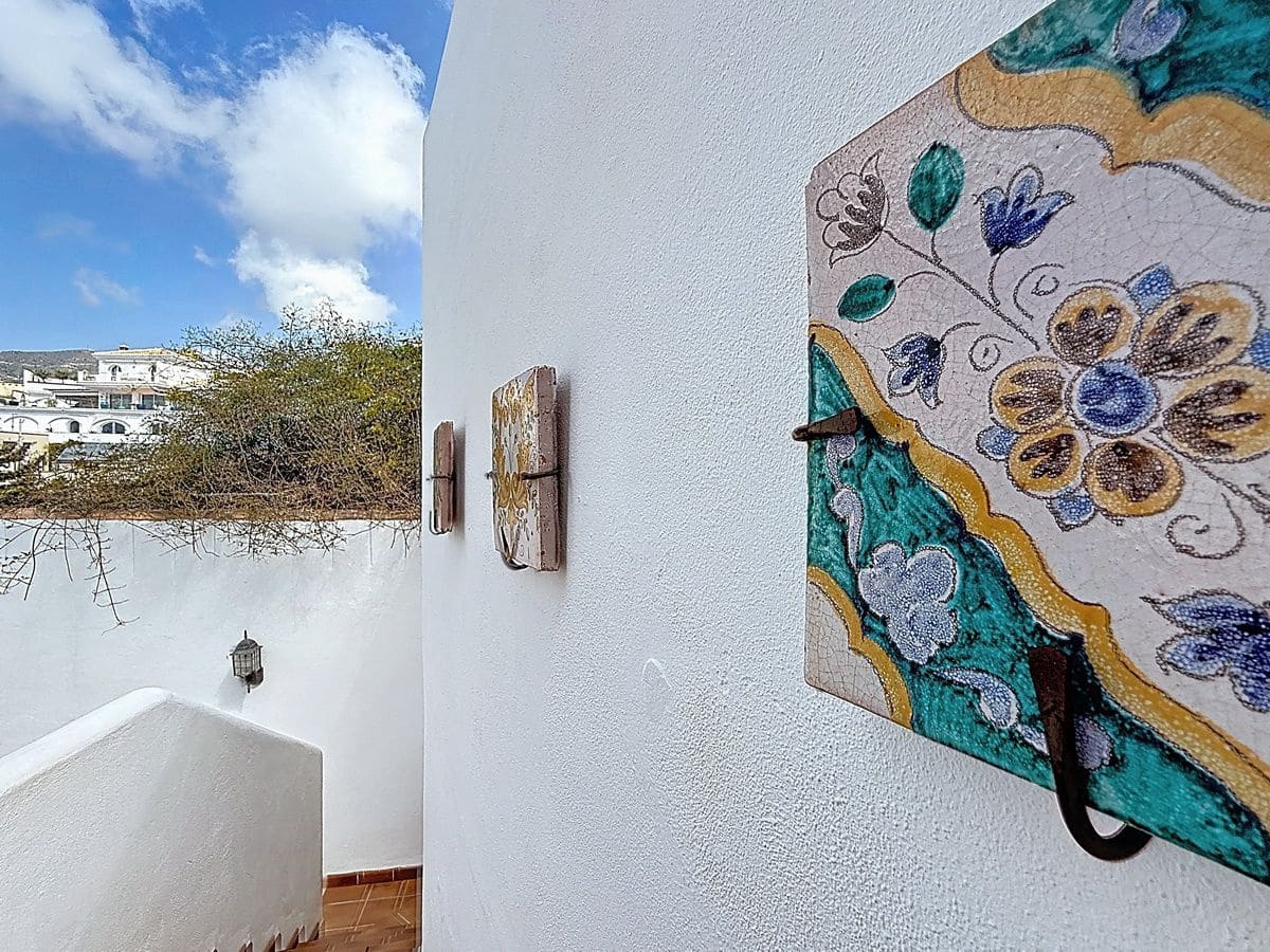 4 bedroom Villa for sale in Cotobro with pool garage - € 749,000 (Ref: 9941964)