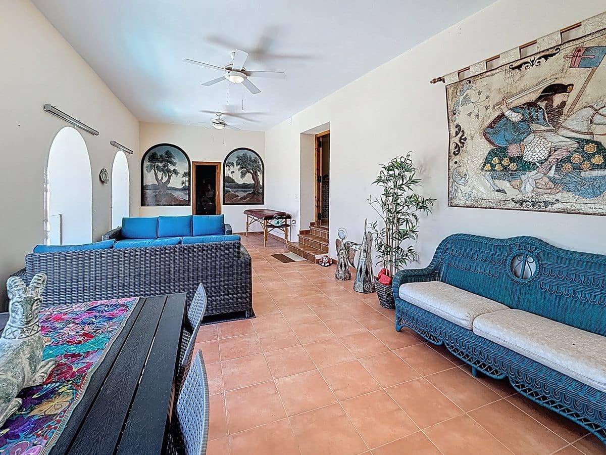 4 bedroom Villa for sale in Cotobro with pool garage - € 749,000 (Ref: 9941964)