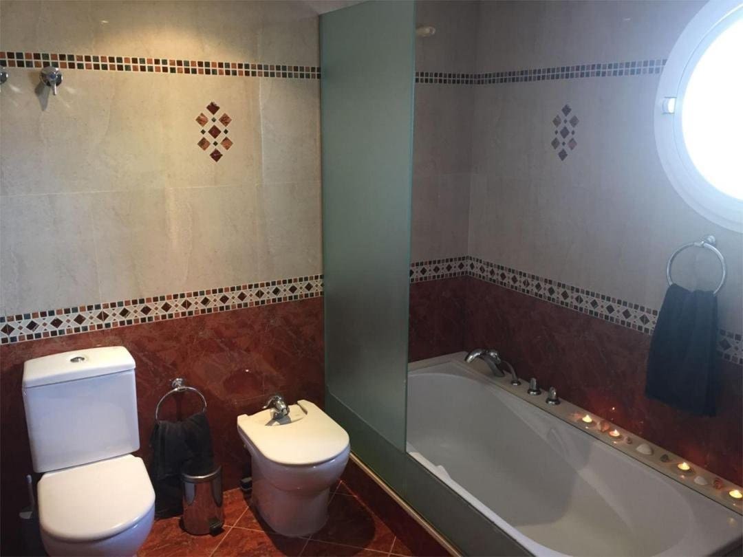 5 sypialnia Willa na sprzedaż w Alfaz del Pi / L'Alfas del Pi z basenem garażem - 550 000 € (Ref: 9241035)