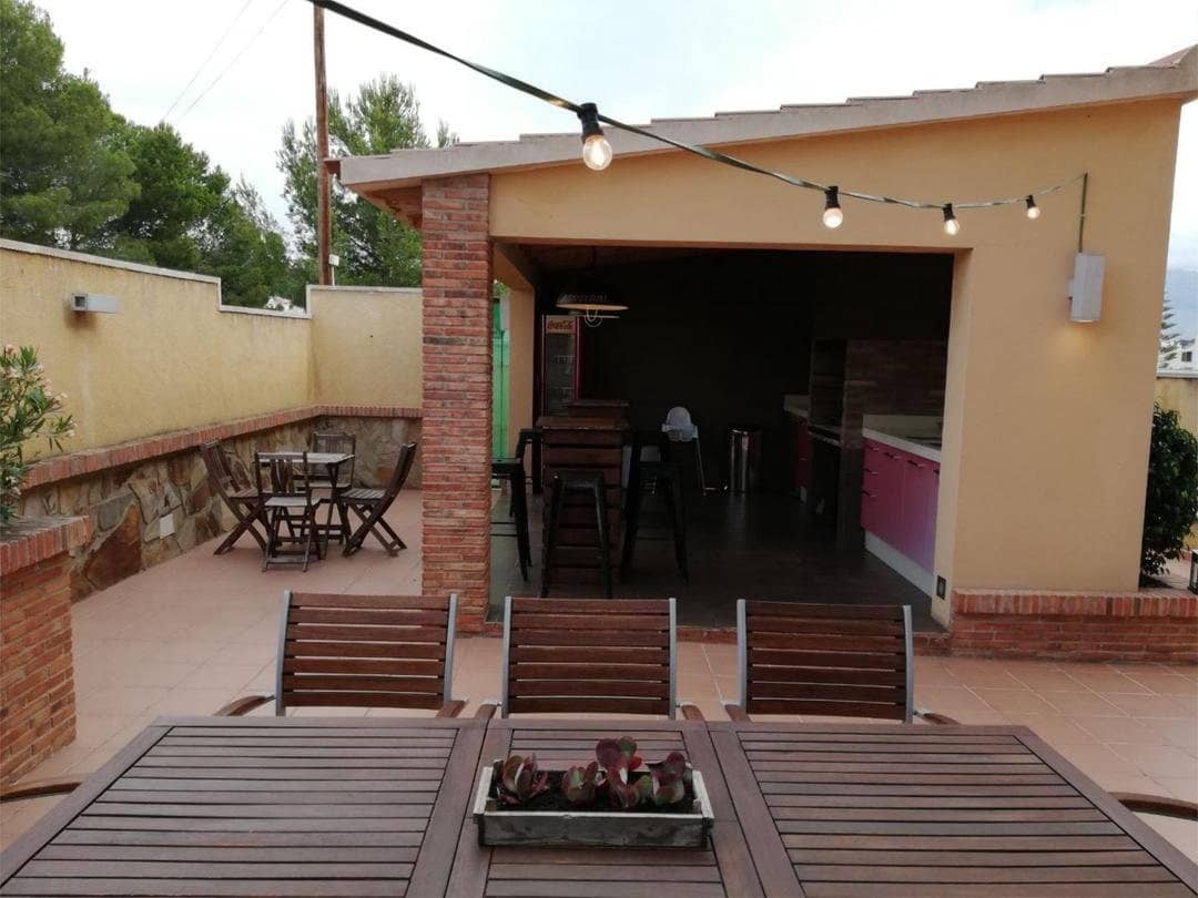 5 sypialnia Willa na sprzedaż w Alfaz del Pi / L'Alfas del Pi z basenem garażem - 550 000 € (Ref: 9241035)