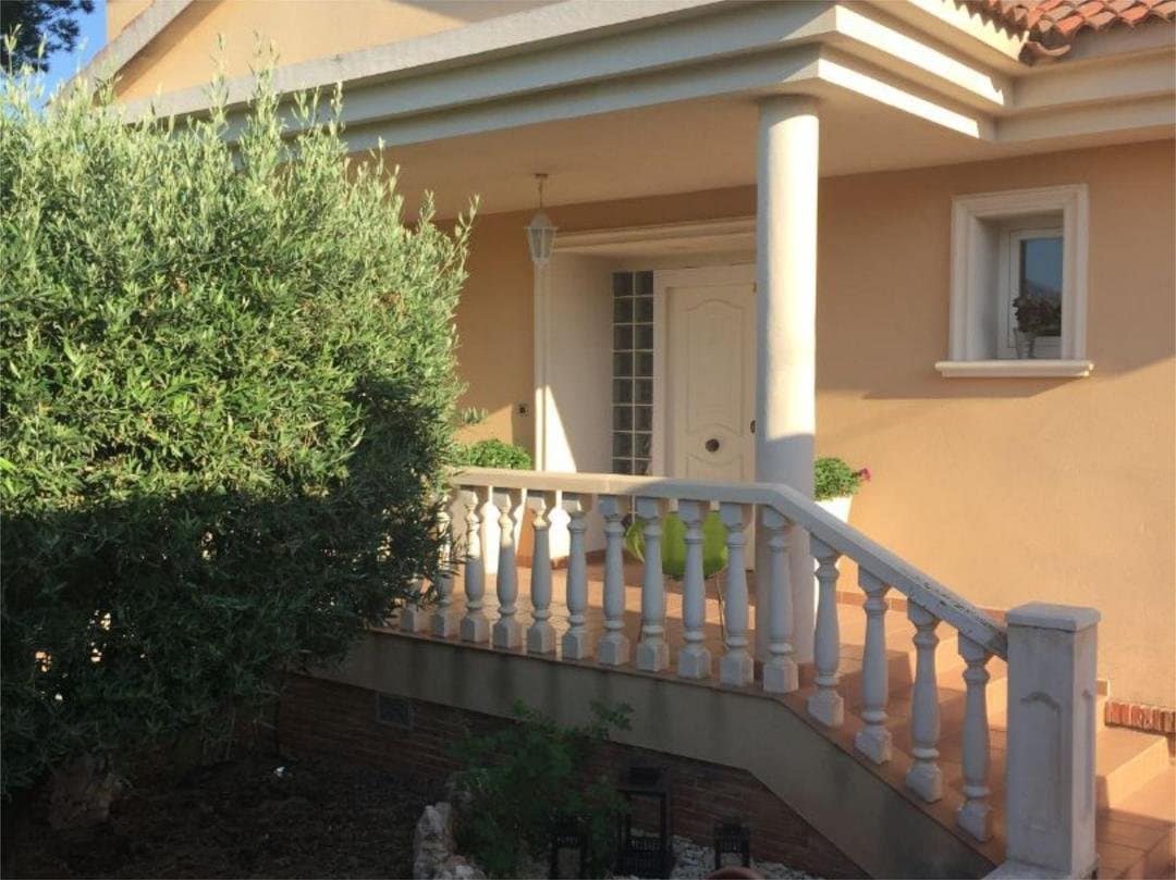 5 sypialnia Willa na sprzedaż w Alfaz del Pi / L'Alfas del Pi z basenem garażem - 550 000 € (Ref: 9241035)