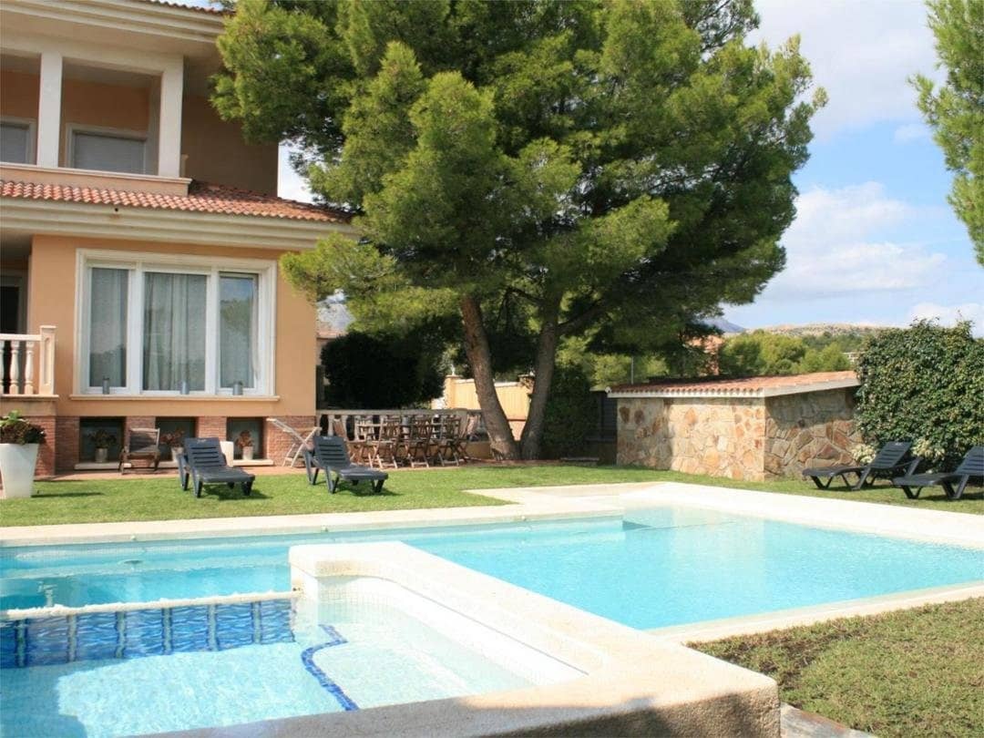 5 sypialnia Willa na sprzedaż w Alfaz del Pi / L'Alfas del Pi z basenem garażem - 550 000 € (Ref: 9241035)