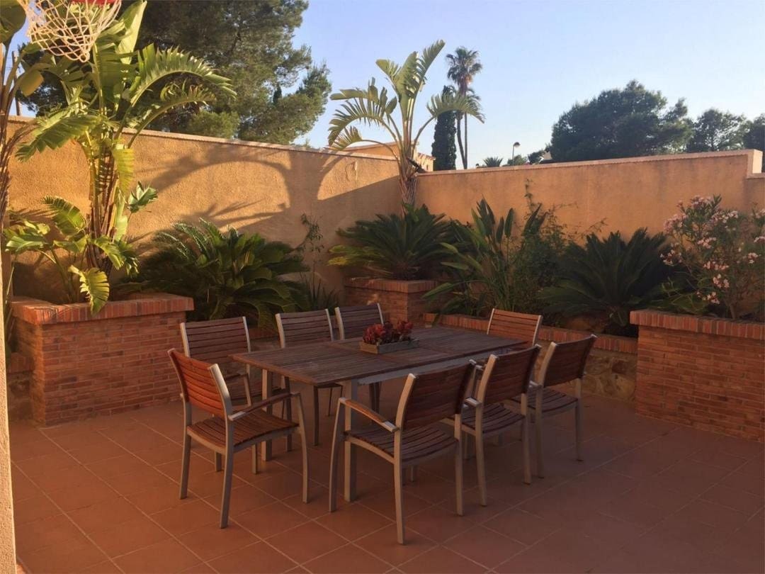 5 sypialnia Willa na sprzedaż w Alfaz del Pi / L'Alfas del Pi z basenem garażem - 550 000 € (Ref: 9241035)