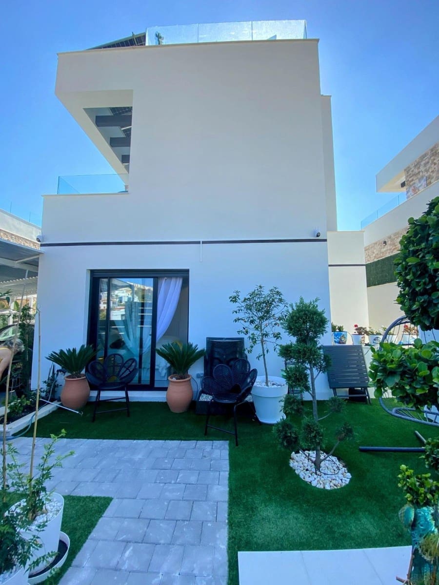 4 bedroom Villa for sale in Finestrat with pool garage - € 799,000 (Ref: 9241045)