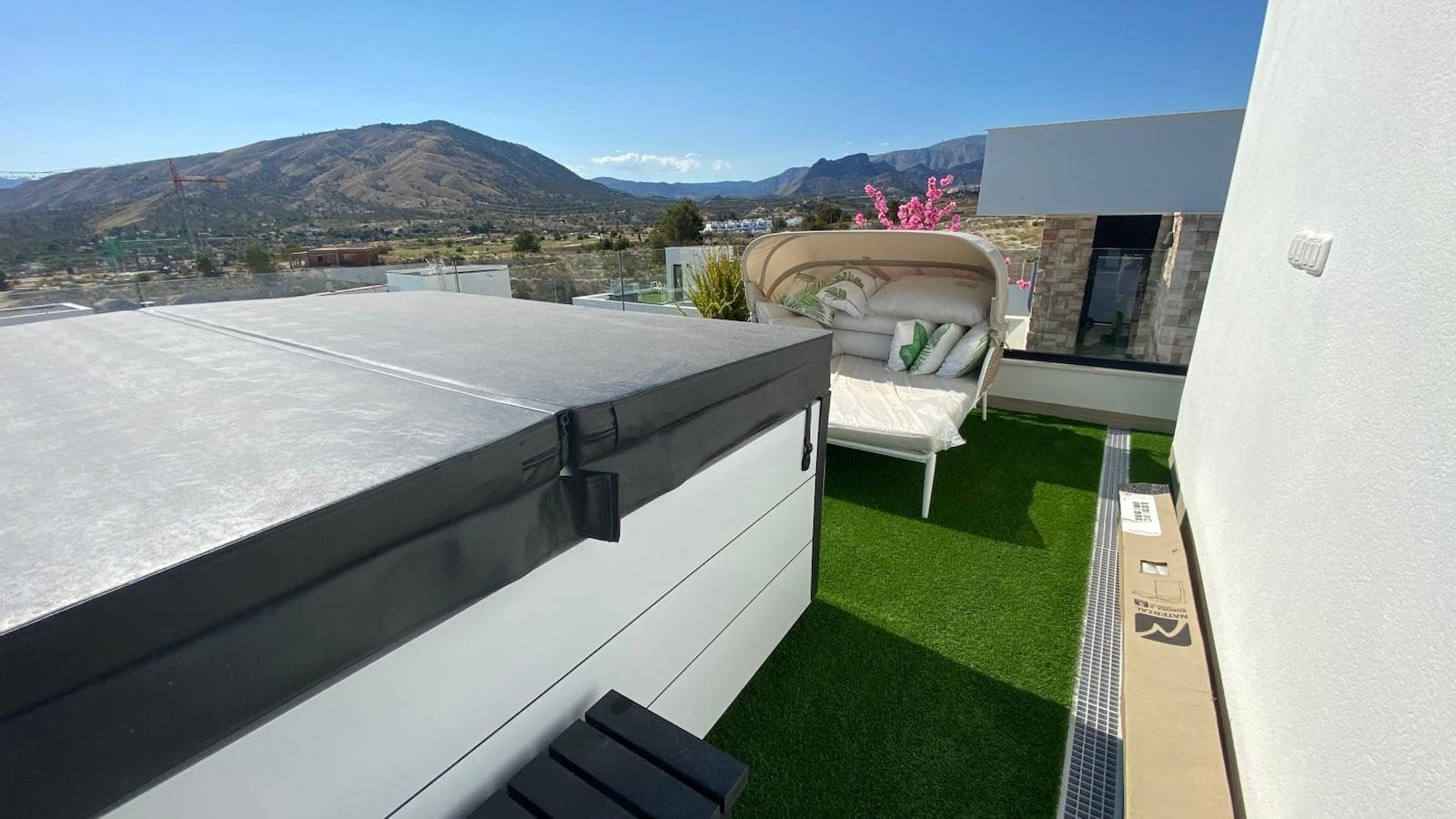 4 bedroom Villa for sale in Finestrat with pool garage - € 799,000 (Ref: 9241045)