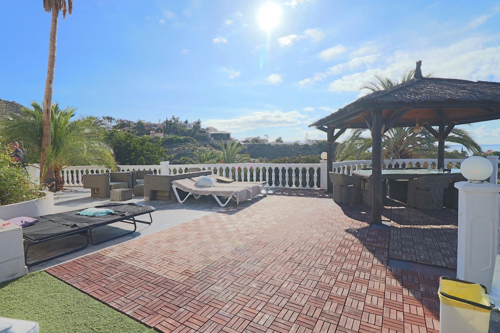 8 bedroom Villa for sale in Coveta Fuma with pool garage - € 2,200,000 (Ref: 9241050)