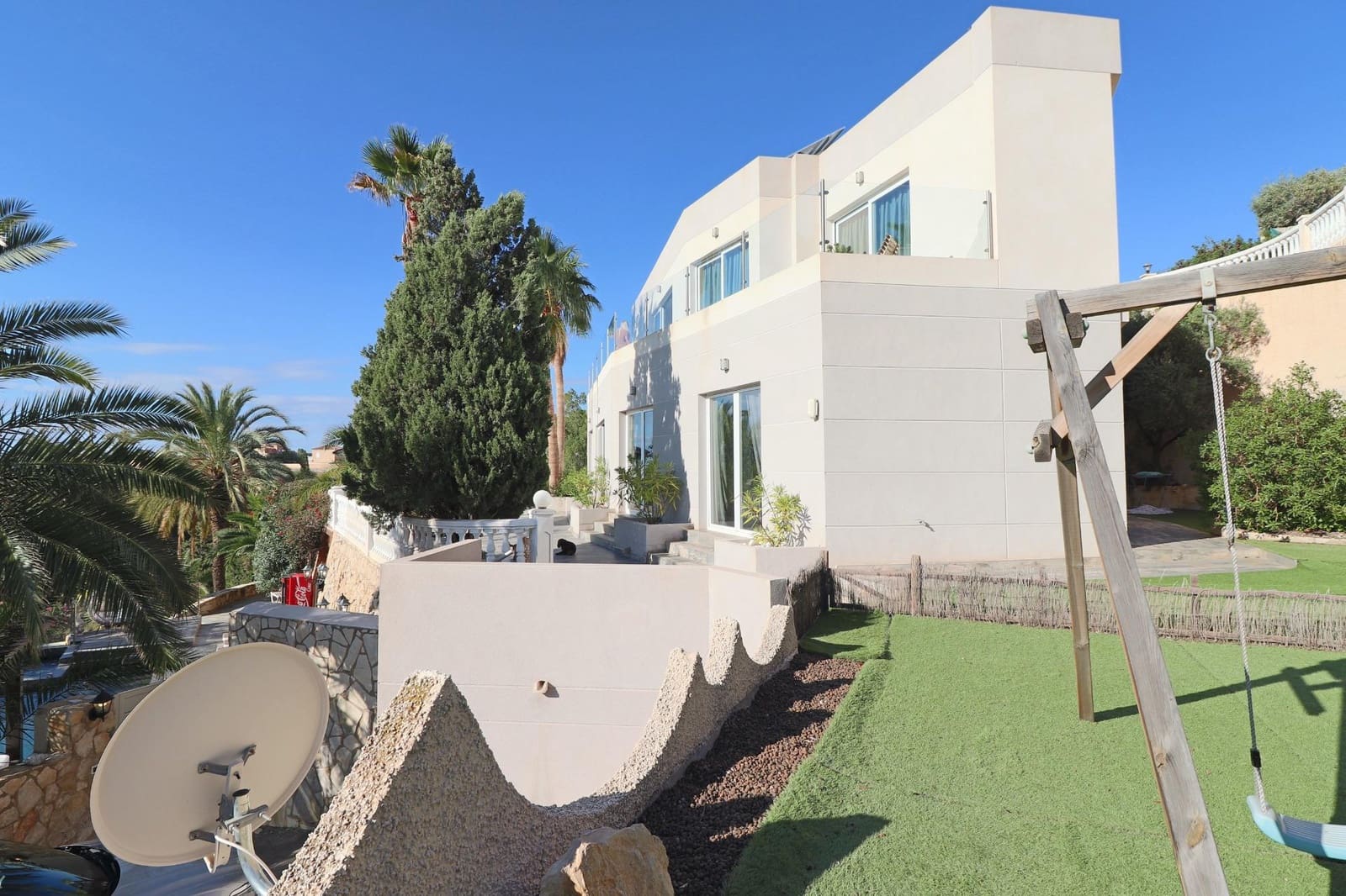 8 bedroom Villa for sale in Coveta Fuma with pool garage - € 2,200,000 (Ref: 9241050)