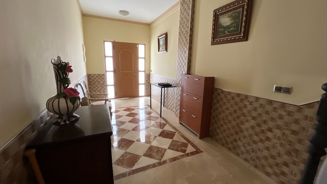4 quarto Casa em Banda para venda em La Nucia com garagem - 307 000 € (Ref: 9241056)