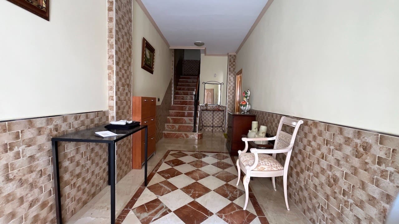 4 quarto Casa em Banda para venda em La Nucia com garagem - 307 000 € (Ref: 9241056)