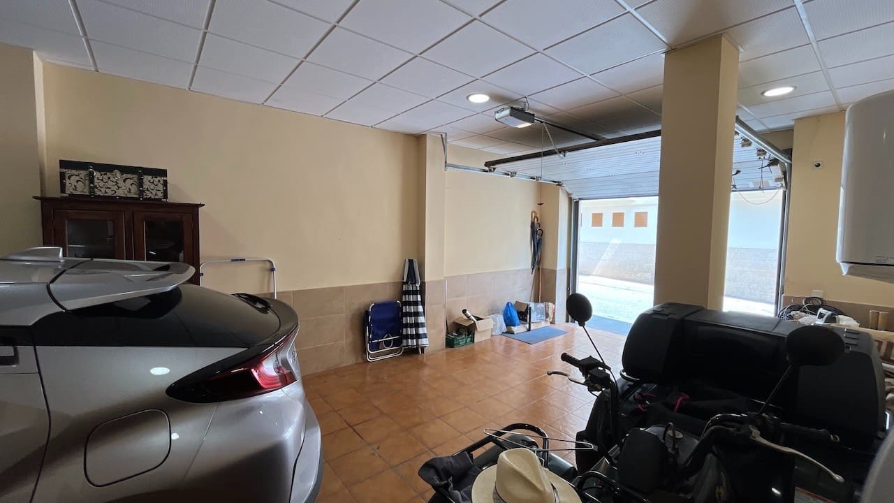 4 quarto Casa em Banda para venda em La Nucia com garagem - 307 000 € (Ref: 9241056)