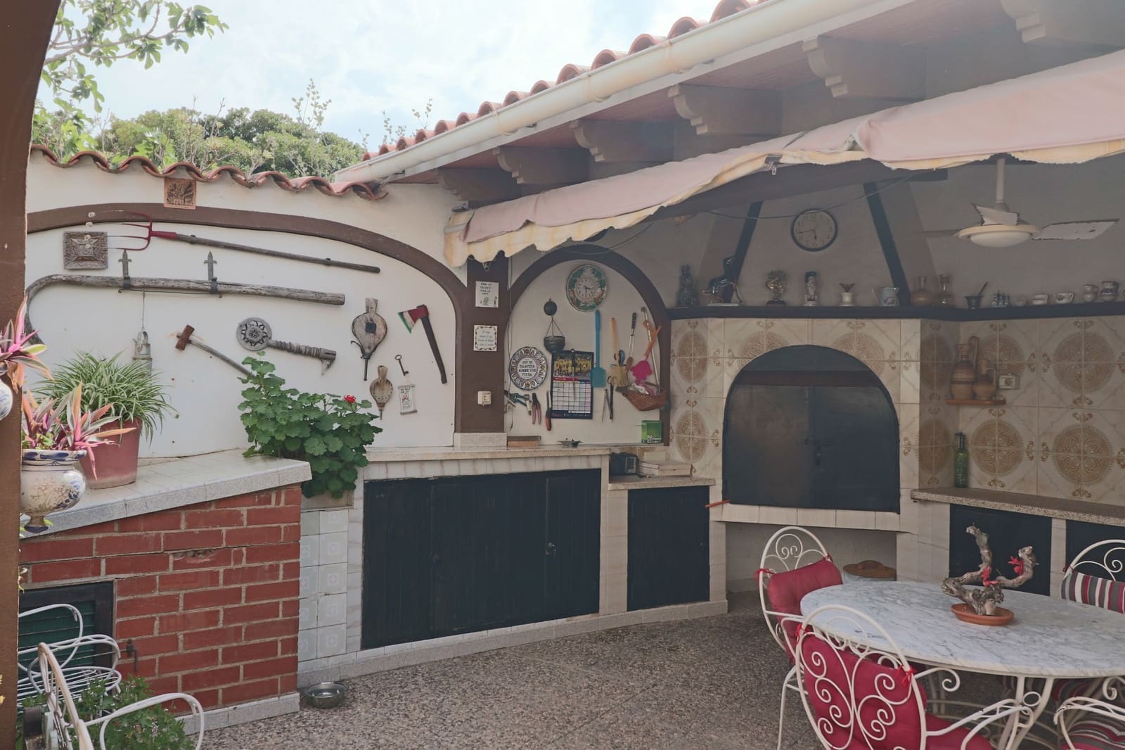 6 quarto Moradia para venda em La Nucia com garagem - 585 000 € (Ref: 9241060)