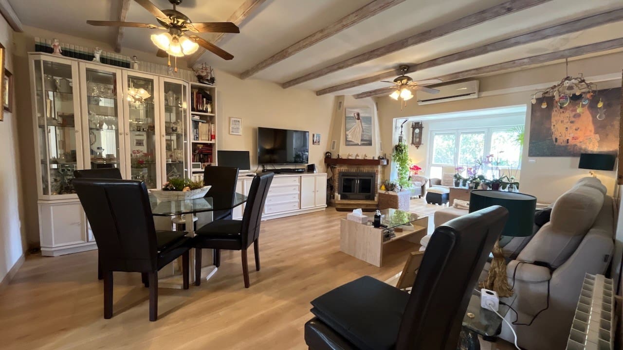 3 soverom Kjedet enebolig til salgs i La Nucia med svømmebasseng - € 325 000 (Ref: 9241061)