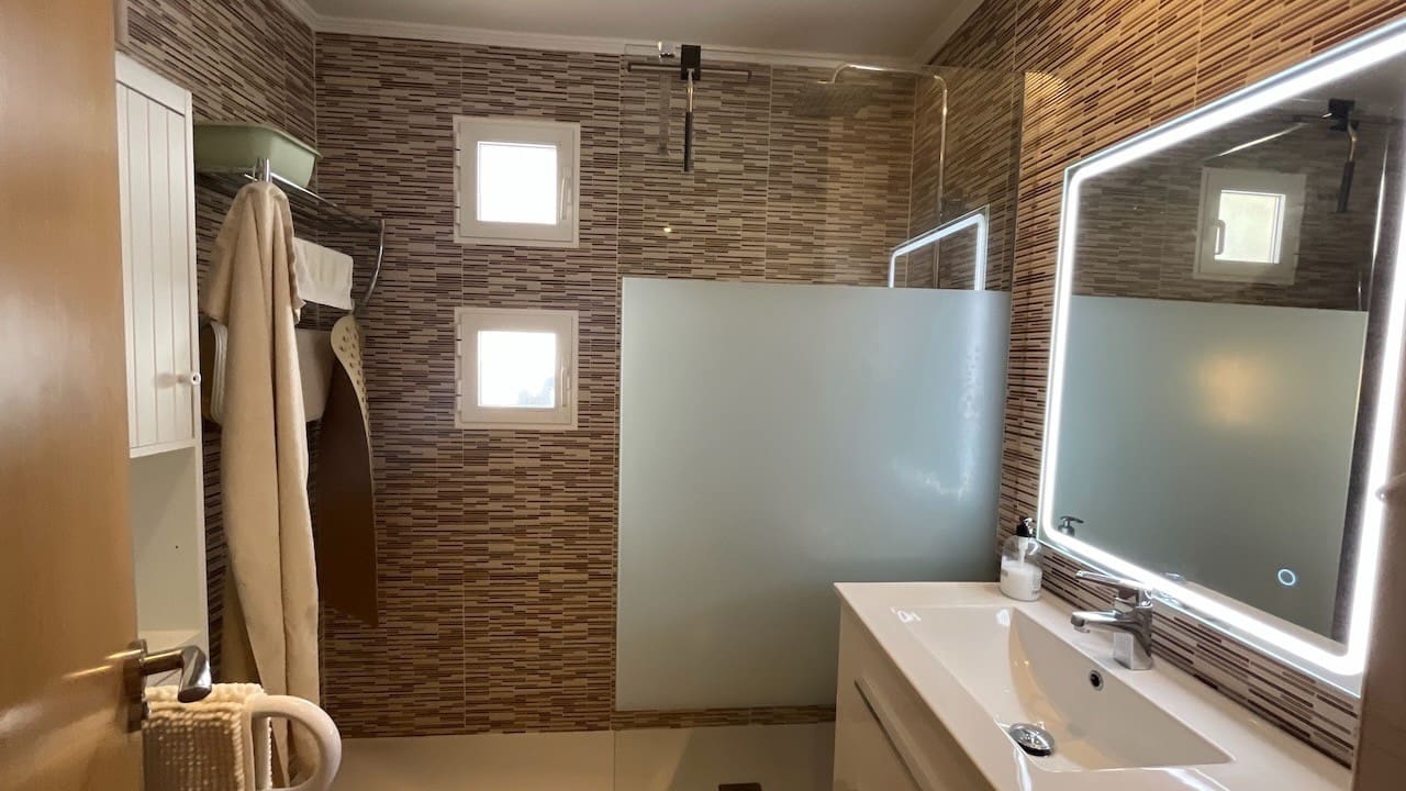 3 soverom Kjedet enebolig til salgs i La Nucia med svømmebasseng - € 325 000 (Ref: 9241061)