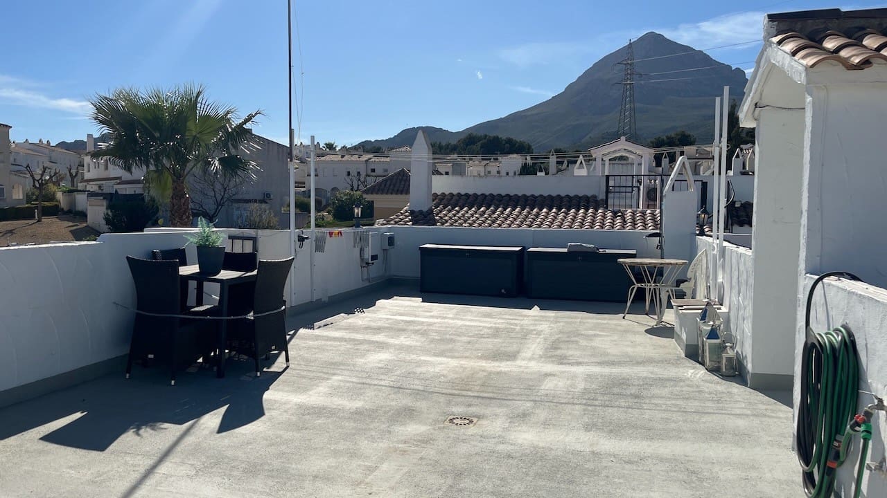 3 soverom Kjedet enebolig til salgs i La Nucia med svømmebasseng - € 325 000 (Ref: 9241061)