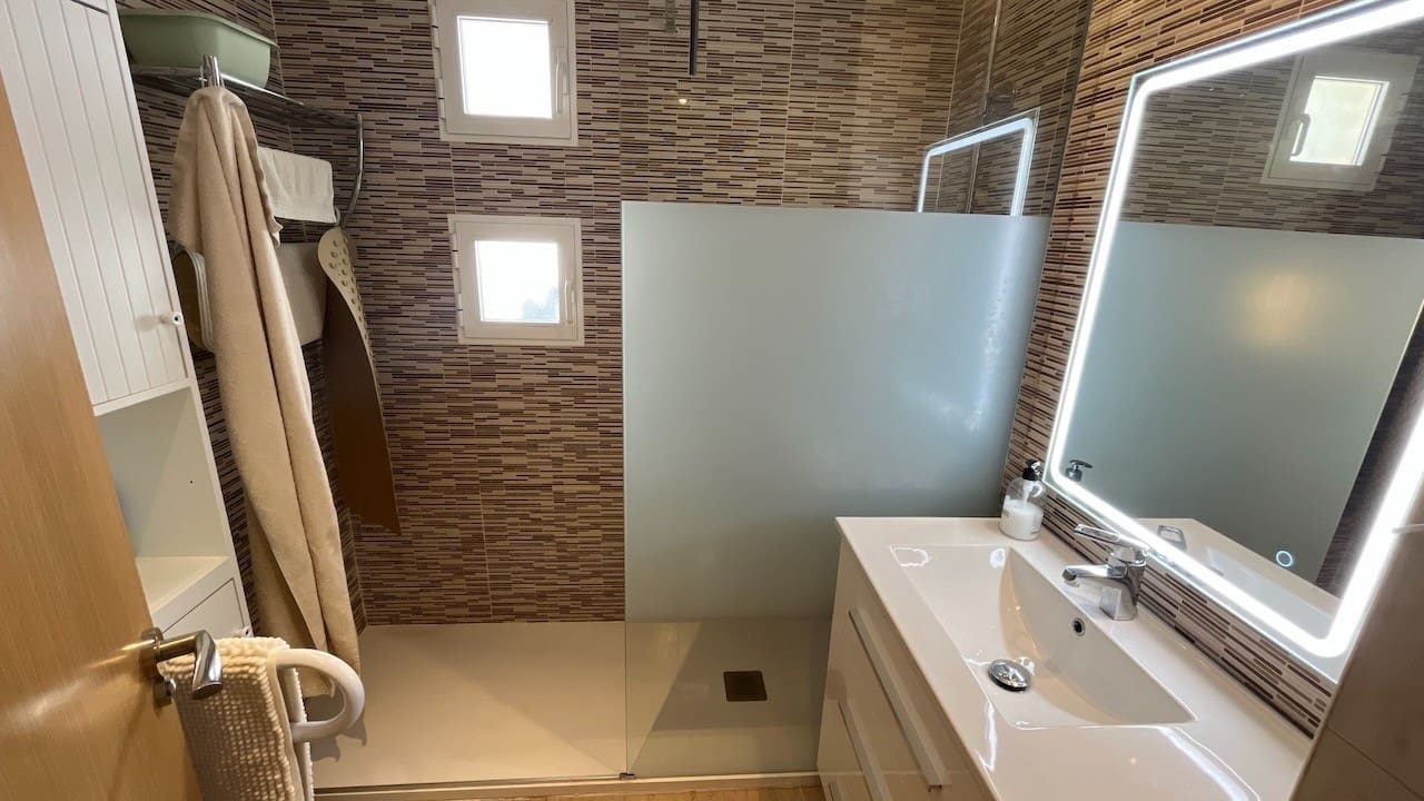 3 soverom Kjedet enebolig til salgs i La Nucia med svømmebasseng - € 325 000 (Ref: 9241061)