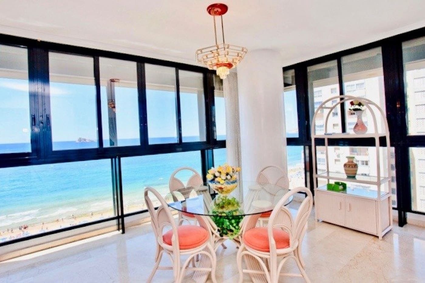 3 sypialnia Apartament na sprzedaż w Benidorm z basenem garażem - 585 000 € (Ref: 9241074)