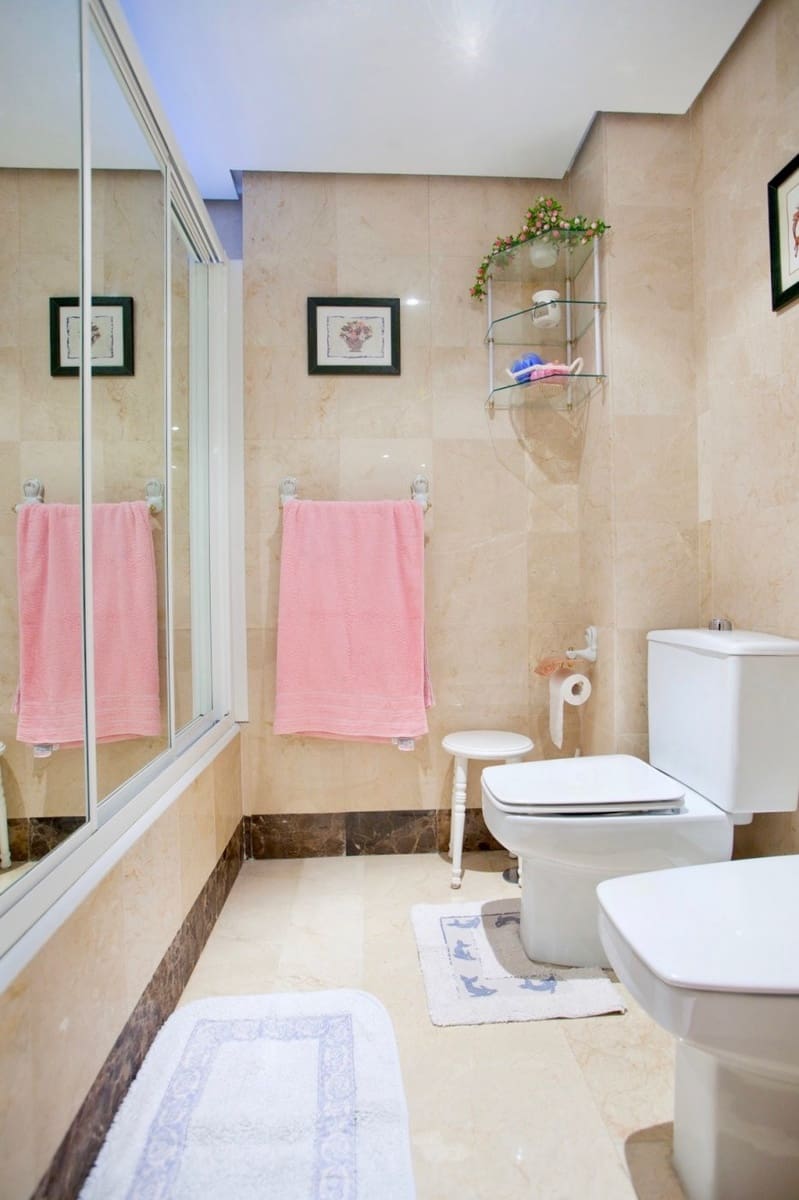 3 sypialnia Apartament na sprzedaż w Benidorm z basenem garażem - 585 000 € (Ref: 9241074)