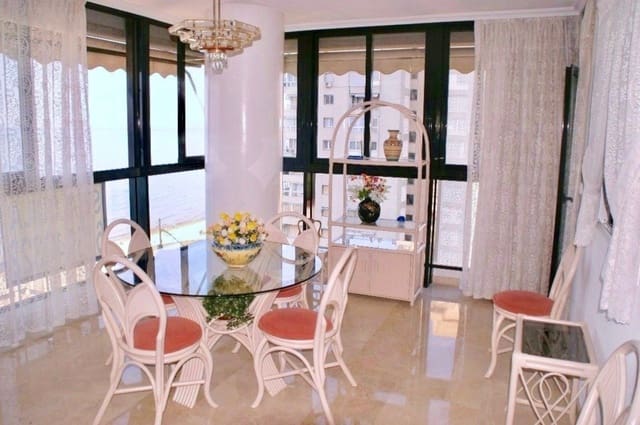 Apartamento de 3 habitaciones en Playa Levante, Benidorm en venta con piscina garaje - 585.000 € (Ref: 9241074)