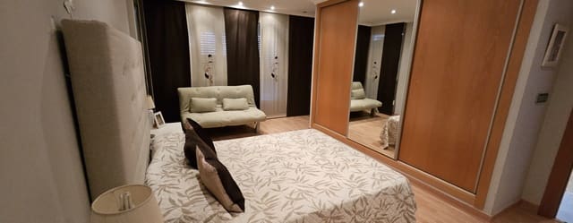 4 bedroom Apartment for sale in Playa Levante, Benidorm with garage - € 660,000 (Ref: 9241077)