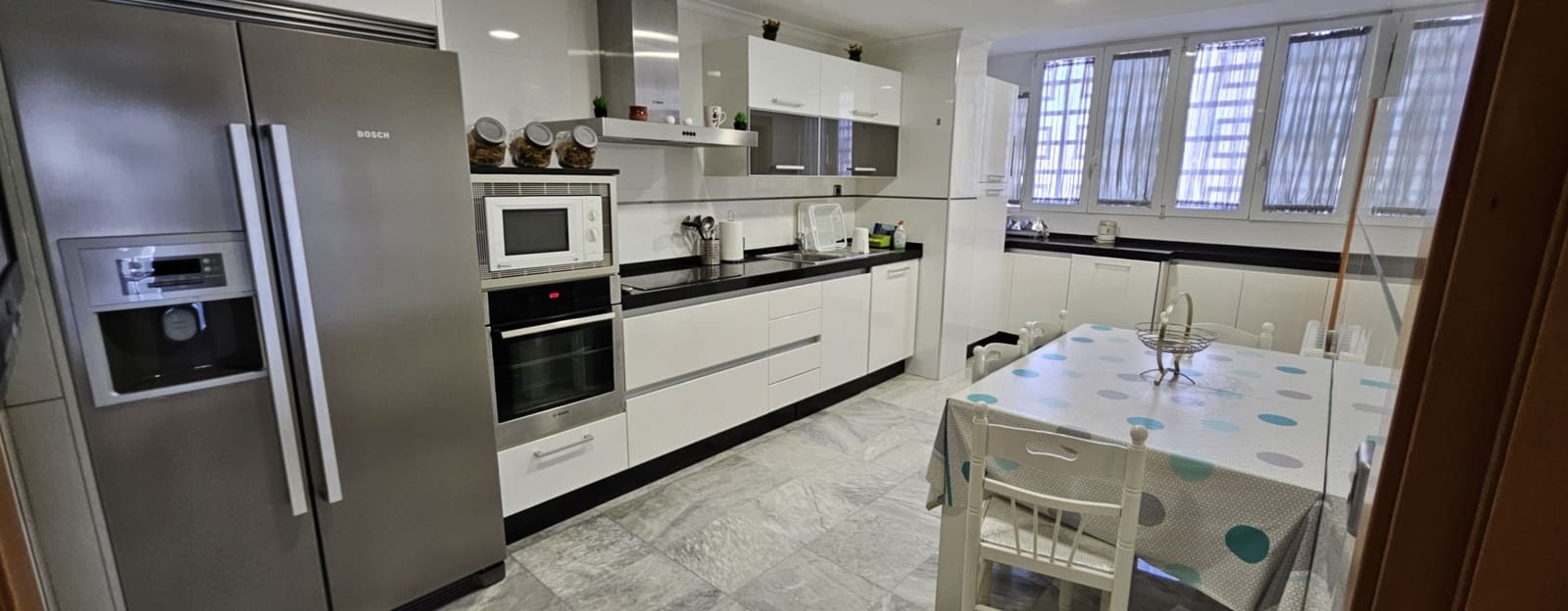 4 soveværelse Lejlighed til salg i Benidorm med garage - € 660.000 (Ref: 9241077)