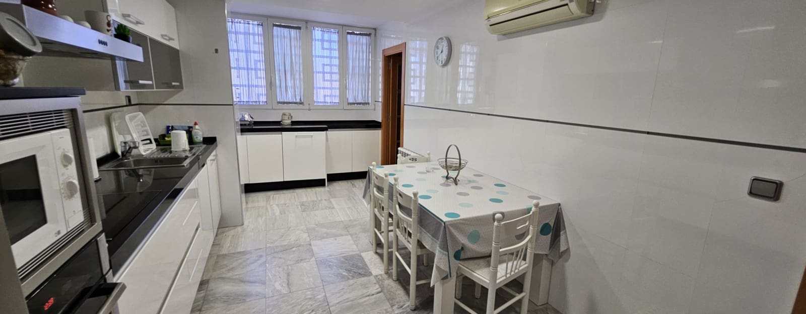 4 soveværelse Lejlighed til salg i Benidorm med garage - € 660.000 (Ref: 9241077)