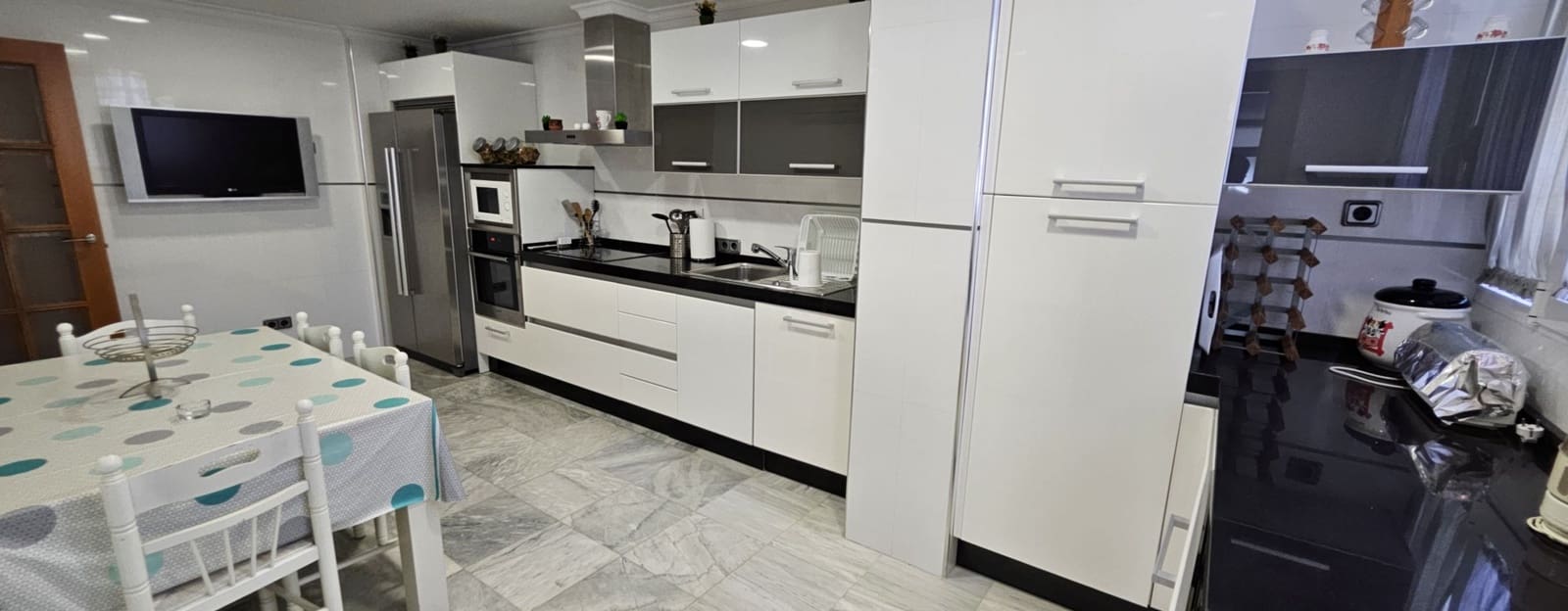 4 soveværelse Lejlighed til salg i Benidorm med garage - € 660.000 (Ref: 9241077)