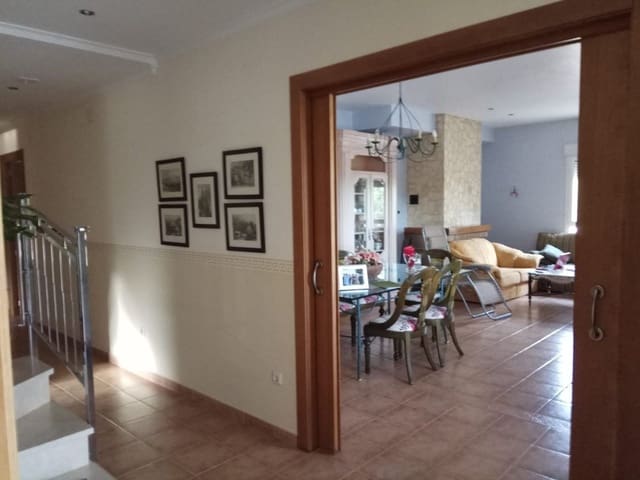 4 soverom Villa til salgs i Yecla med garasje - € 360 000 (Ref: 9241099)